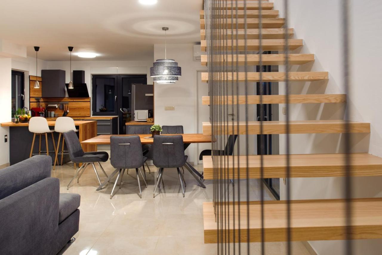 Villa Leona A Luxury Villa Near Makarska, Heated Pool Живогоще Номер фото